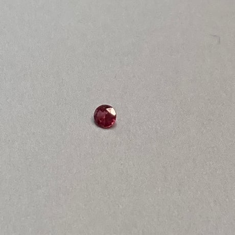 レッドスピネル 0.03ct