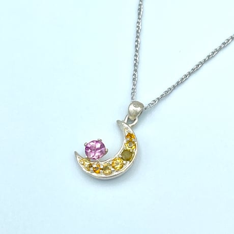 【1月誕生石】月と太陽のネックレス/マラヤガーネット