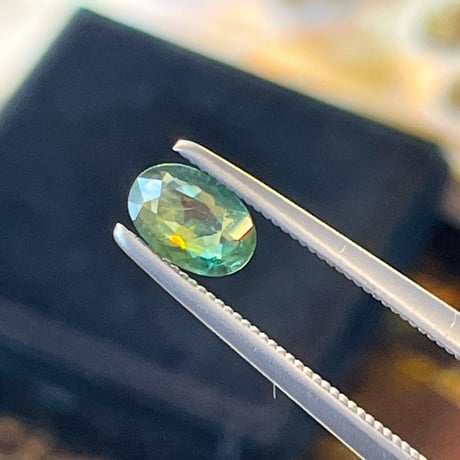 グリーンサファイヤ ルース 0.51ct