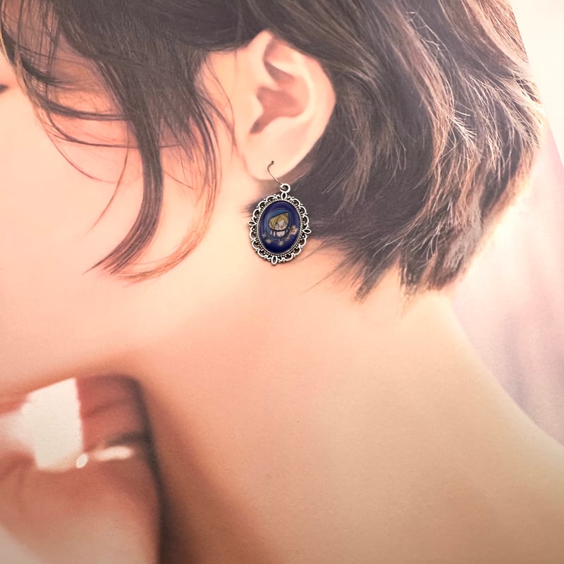 保守派の推し活に｜現代画家ザビちゃんコラボ《日本国旗 青ダルマ