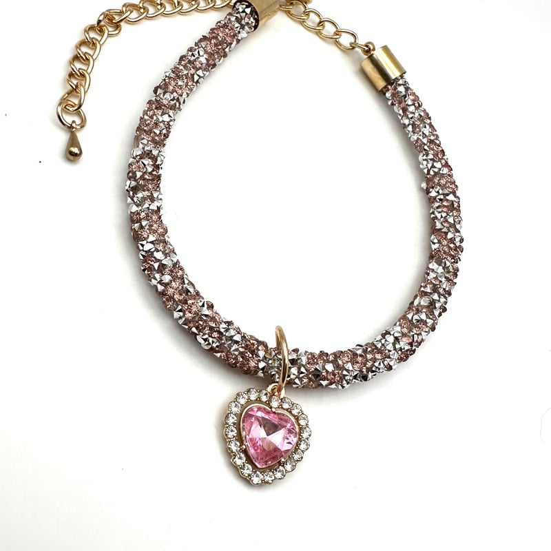 ピンクのリボン付き猫モチーフネックレス「うきゅきゅ♥なロザリオ