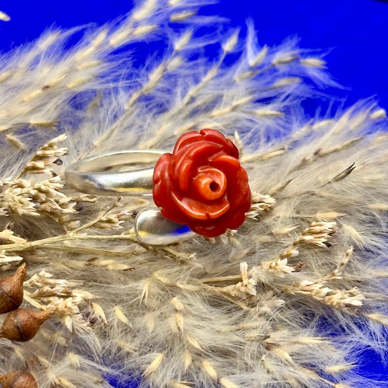 赤珊瑚 薔薇彫刻リング｜天然石×フリーサイズで咲く花ジュエリー