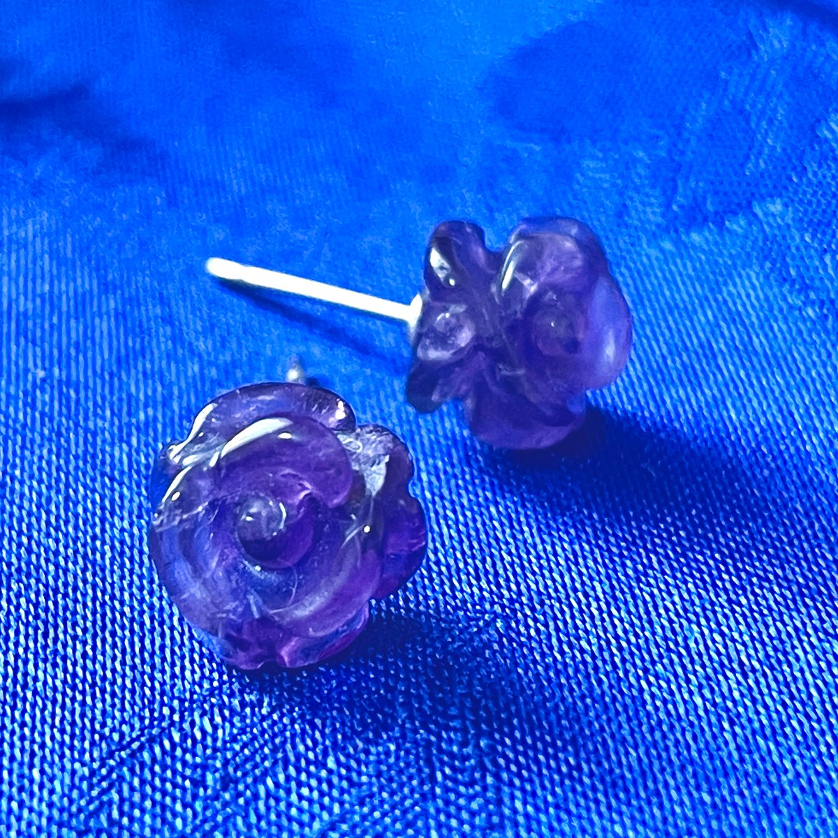アレルギー対応】天然石薔薇彫刻 アメジストのピアス/サージカル
