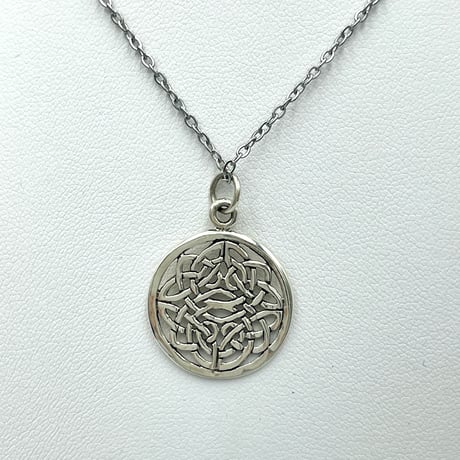 ケルトノットのペンダント ネックレス / シルバー925