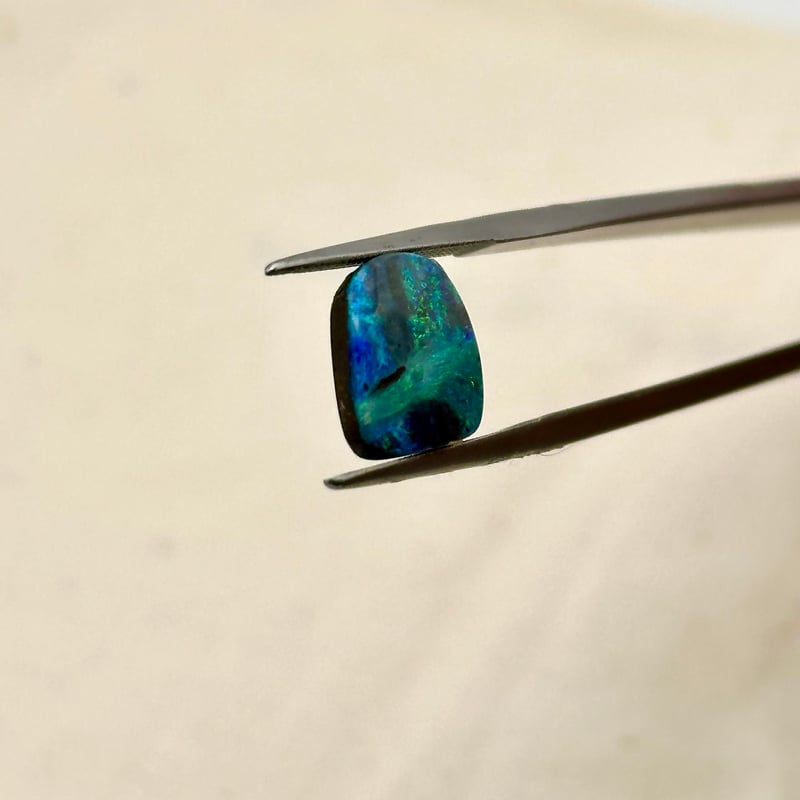 天然ボルダーオパール 3.2ct｜母岩付きダブレットルース