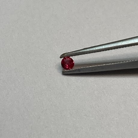 レッドスピネル 0.03ct