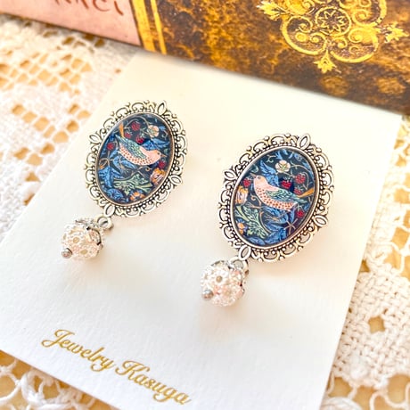 【限定1点 セール品】ウイリアム・モリス「いちご泥棒」/アンティーク調ピアス