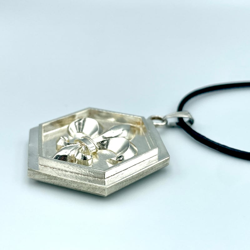 メンズ】ユリの紋章シルバーネックレス /ペンタゴン | ジュエリー春日