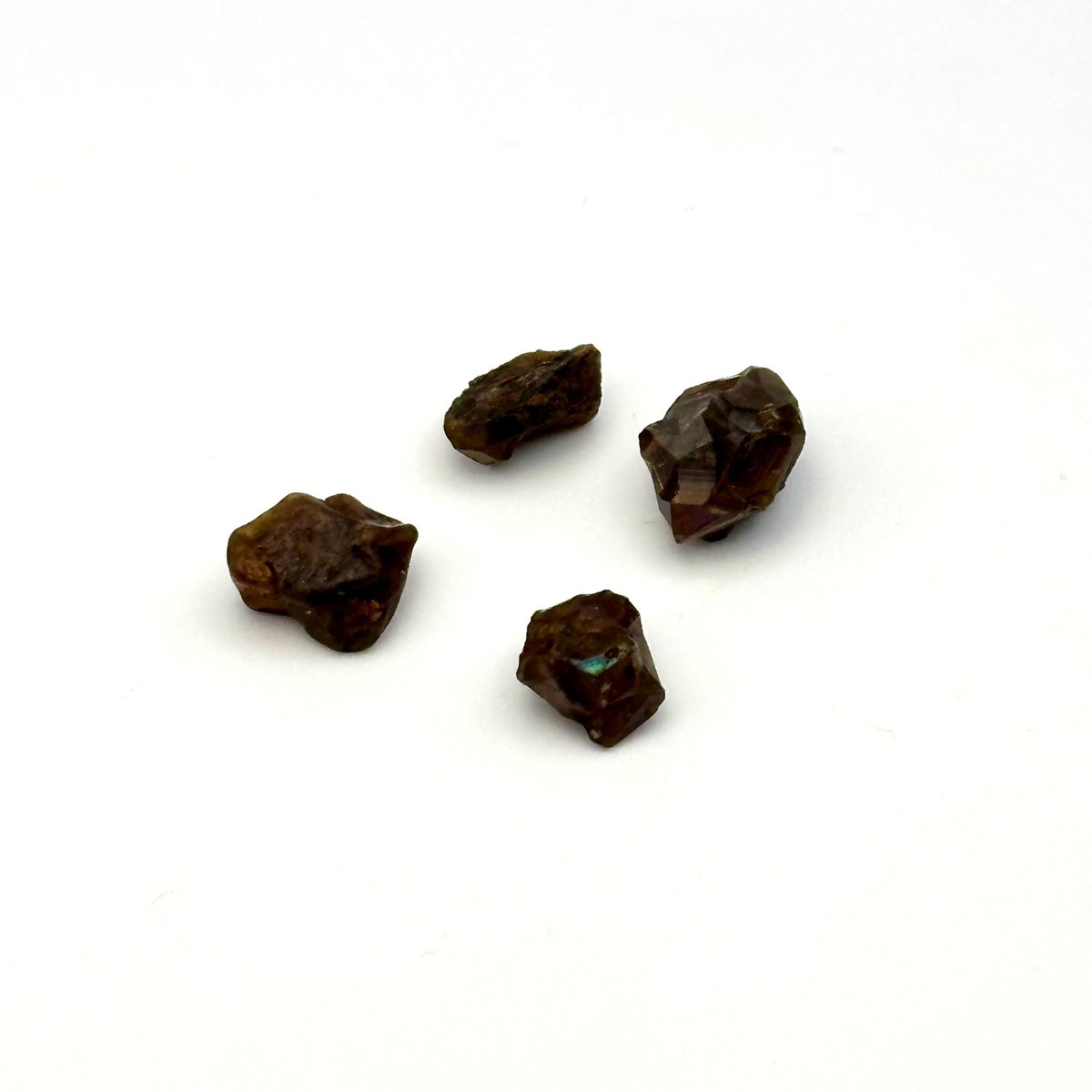 レインボーガーネット原石セット｜天川村産・虹色に輝く希少石4