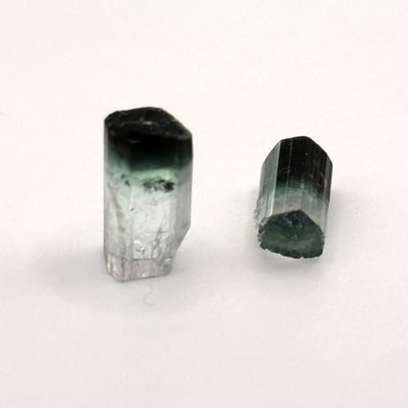 【セット販売】グリーントルマリン柱状結晶＋トルマリン原石ピアス