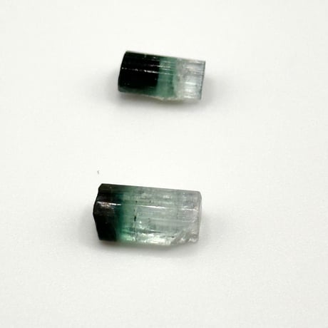 【セット販売】グリーントルマリン柱状結晶＋トルマリン原石ピアス