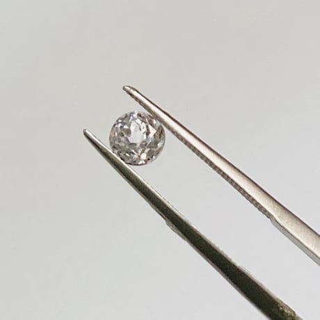 クンツァイト0.72ct ラウンド ブリリアンカット