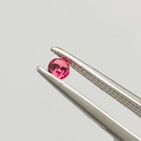 レッドスピネル 0.06ct