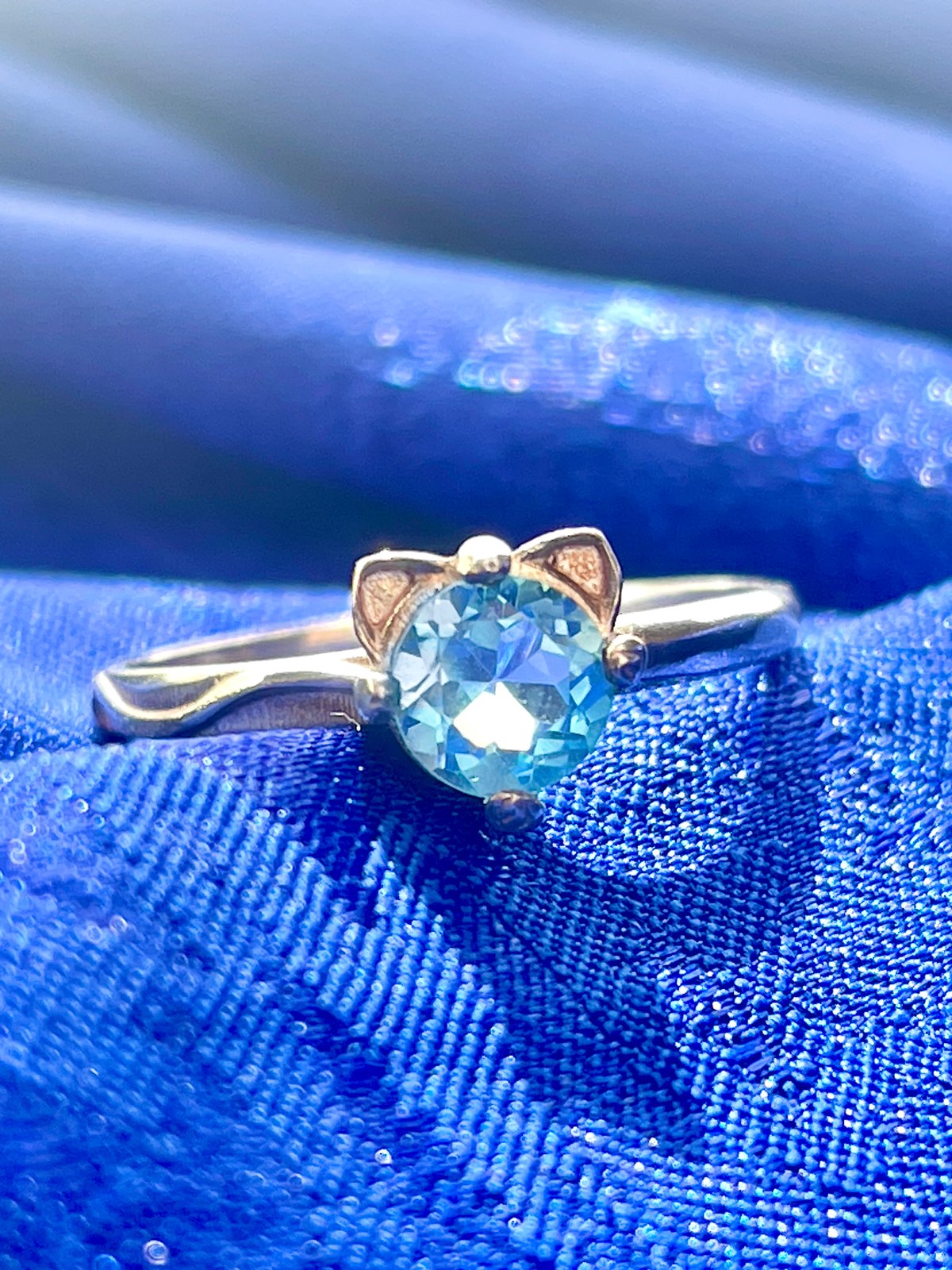 ねこ守りシリーズ】猫ちゃんリング/ブルートパーズ | ジュエリー春日