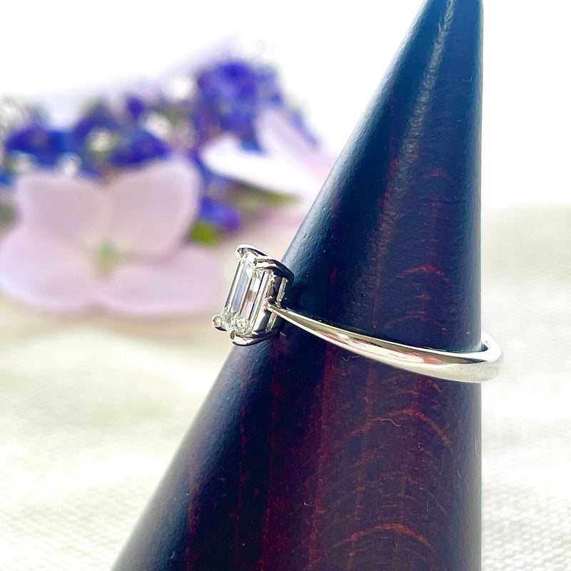 お客様オーダー品】エメラルドカットのダイヤモンドリング