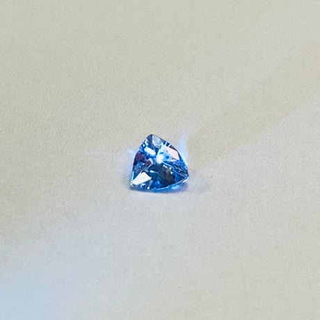 ゾイサイト 0.42ct /トリリアンカット