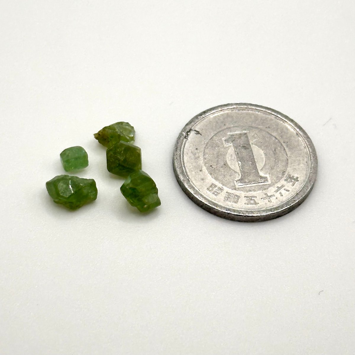 デマントイドガーネット4.3ct 原石未研磨セット | ジュエリー春日