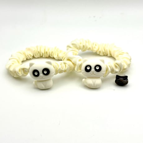 白猫ヘアゴム2個セット｜ぷっくりフェイスの可愛いペアアクセ