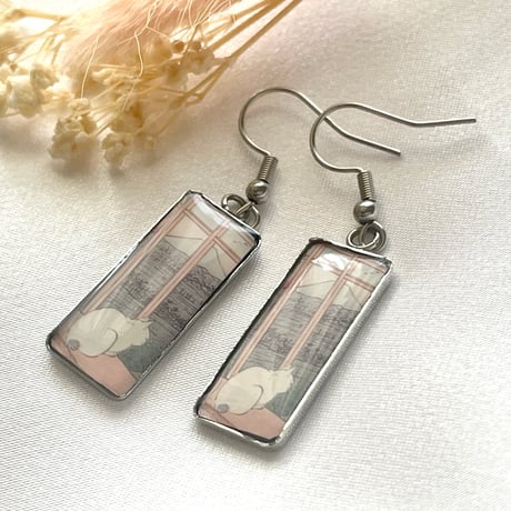 【大人の美術館アクセサリー】こんな浮世絵、知らにゃいでしょ？/浅草田甫酉の町詣と猫の後ろ姿ピアス