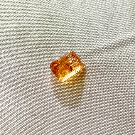 インペリアルトパーズ原石 約3.0ct