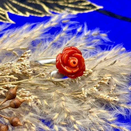 赤珊瑚 薔薇彫刻リング｜天然石×フリーサイズで咲く花ジュエリー