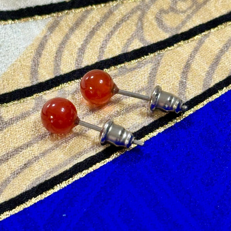 選べるアゲートピアス｜ブルー or レッドの天然石一粒ピアス
