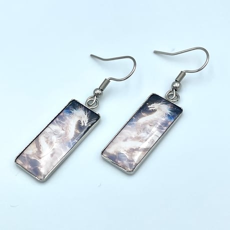 【縁起物】白龍さまのお守りピアス