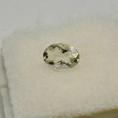 リビアングラス オーバルカット0.55ct
