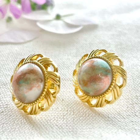 【アレルギー対応】手描きのお花ボタンピアス/スタッドピアス/サージカルステンレス