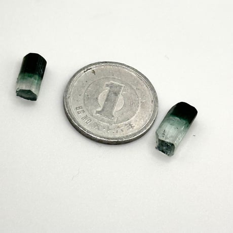 【セット販売】グリーントルマリン柱状結晶＋トルマリン原石ピアス
