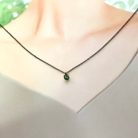 【チェコガラス】光を抱く6mmネックレス〈アンティーク風〉