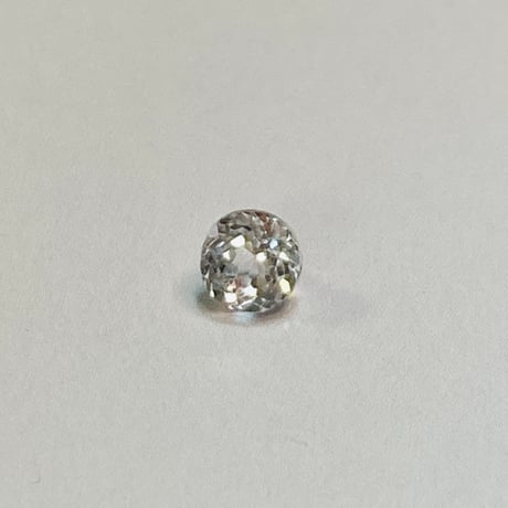 クンツァイト0.72ct ラウンド ブリリアンカット
