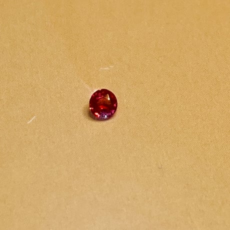 レッドスピネル 0.06ct