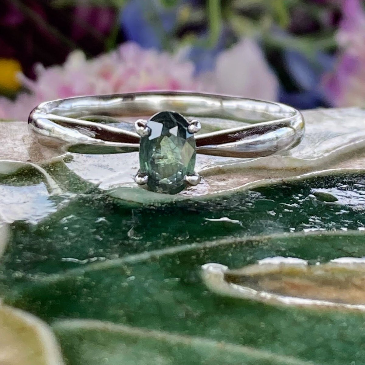 10k グリーンサファイアリング11号 10k グリーンサファイアリング11号 10k グリーンサファイアリング11号