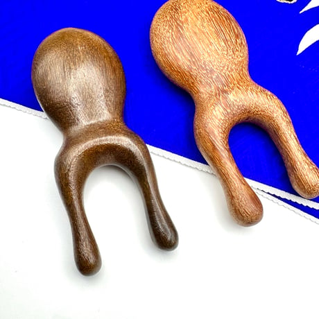 香るサンダルウッドのフェイスグアシャ｜ツボ押し＆ノーズケアに