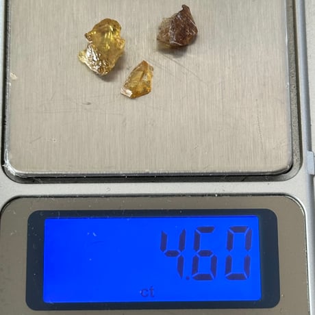 ① スフェーン原石セット｜3石 4.60ct