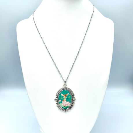 【奈良県ふるさと納税認定品】奈良の子鹿と蓮の花 ネックレス&ピアスのセット