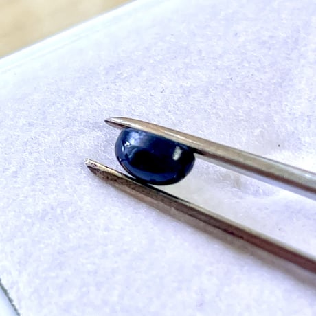 スターサファイア 0.92ct オーバル5×3mm カボション