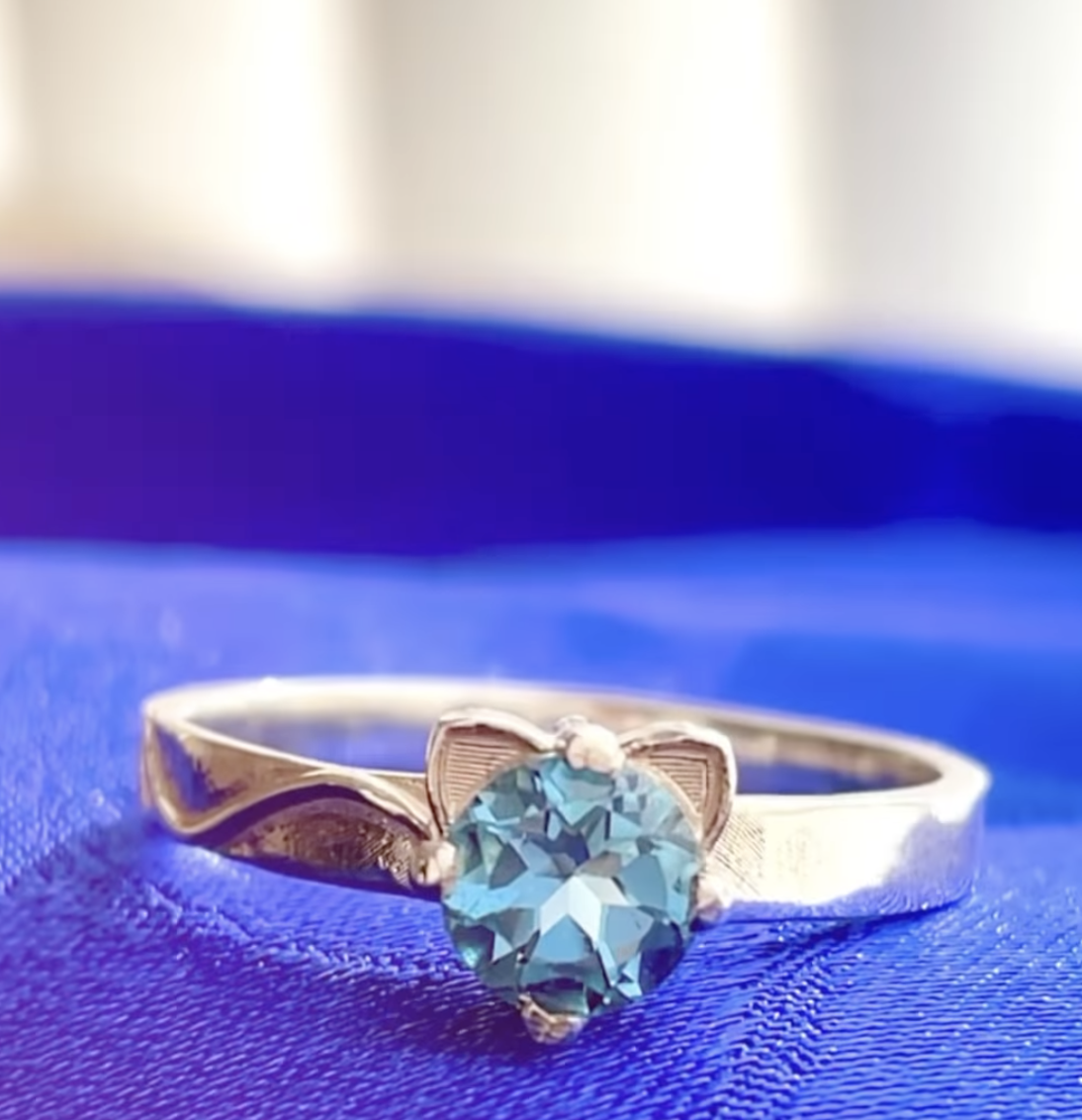 ねこ守りシリーズ】猫ちゃんリング/ブルートパーズ | ジュエリー春日