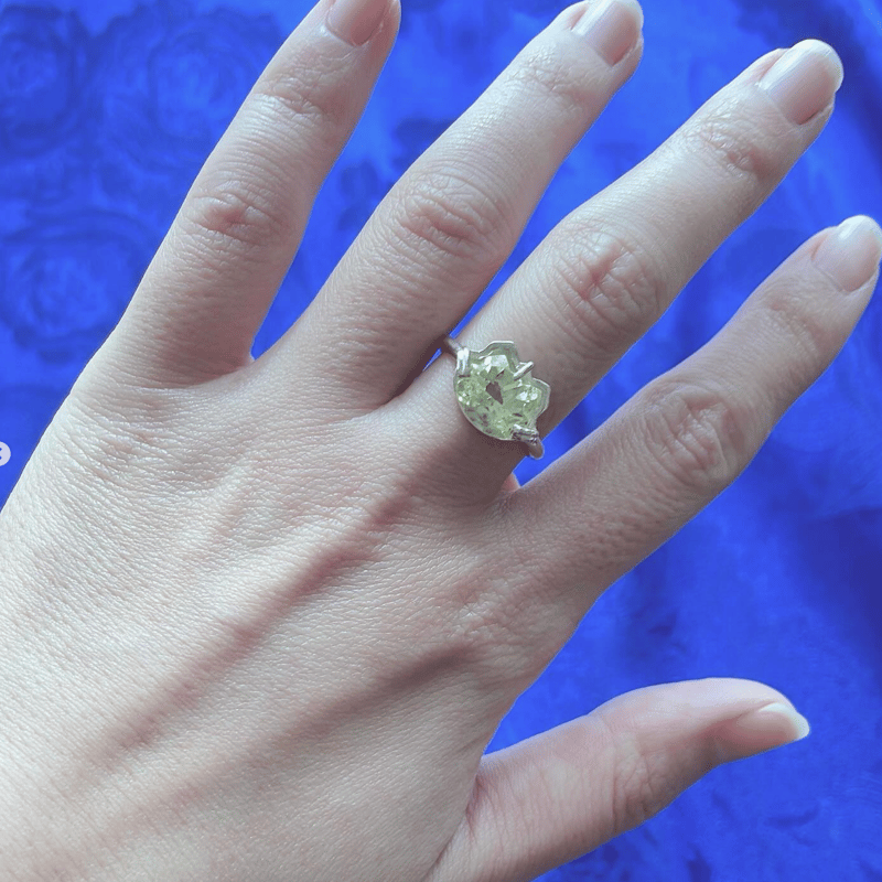 ねこの匠枠リング｜猫カット カルセドニー〈個性きらめくセッティング〉 ねこの匠枠リング｜猫カット カルセドニー〈個性きらめく