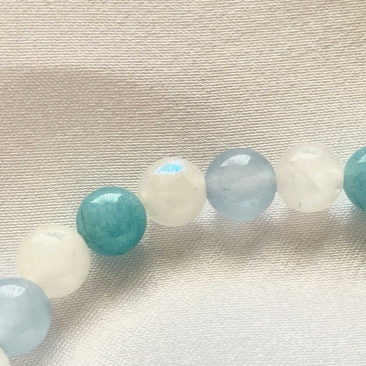 ねこ守りシリーズ】猫玉の天然石ブレスレット/アクアマリン、ムーン