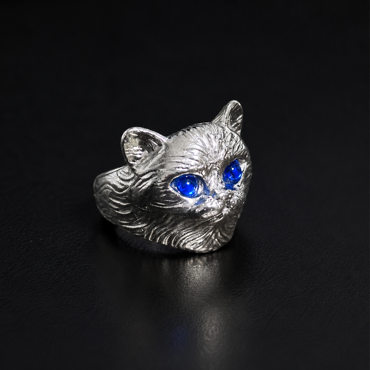 猫の魔法石リング｜ブルーアイキャット・オープンリング | ジュエリー春日