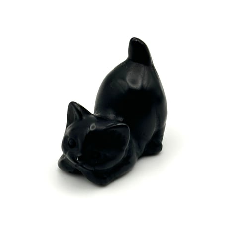 【ねこ守りシリーズ】彫刻置物 福ねこ /黒曜石 遊び誘いポーズ