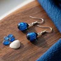 ホタルガラス ドロップピアス｜沖縄琉球ガラスの海のしずく｜揺れるピアス