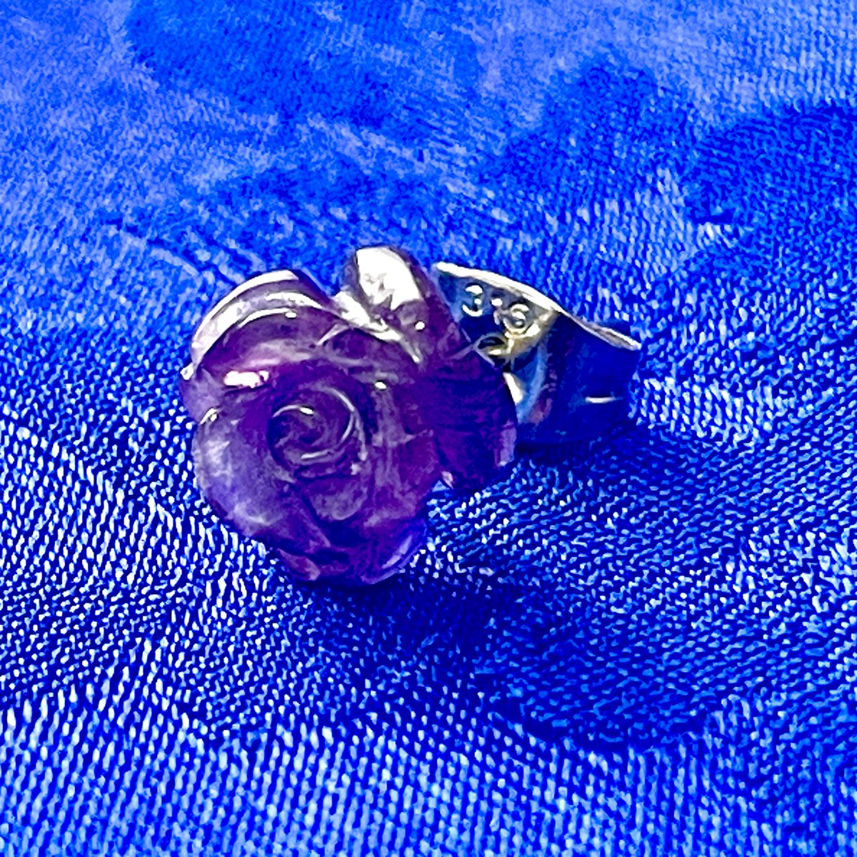 アレルギー対応】天然石薔薇彫刻 アメジストのピアス/サージカル