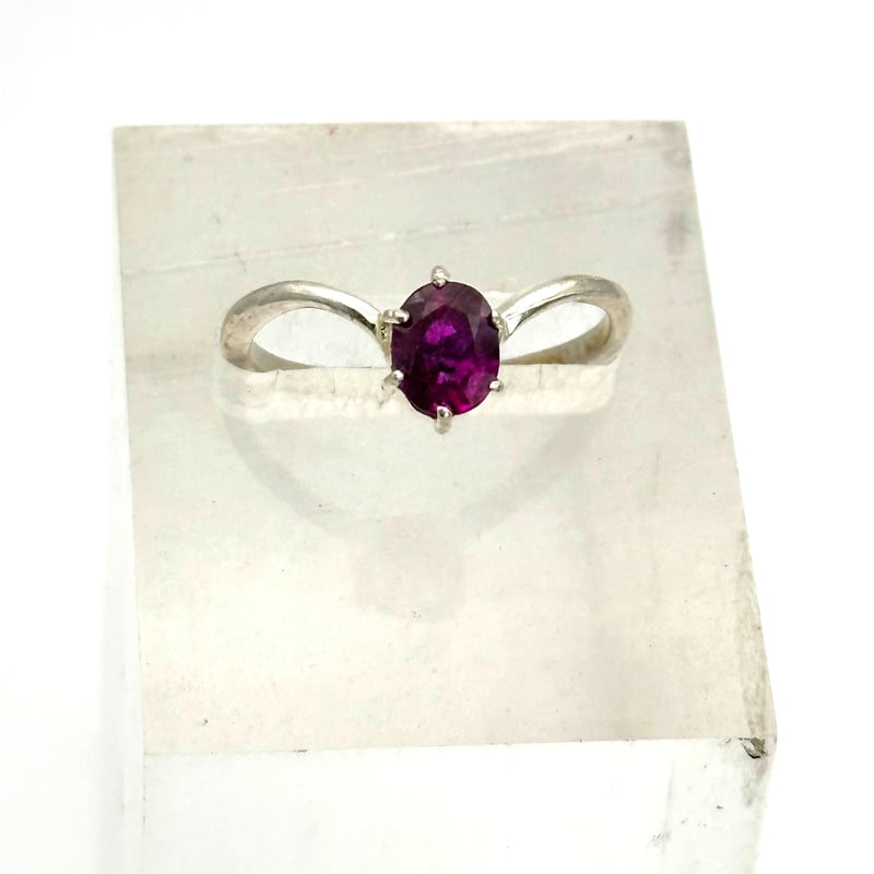 注目カラー宝石】ロードライトガーネットのV字デザインリング