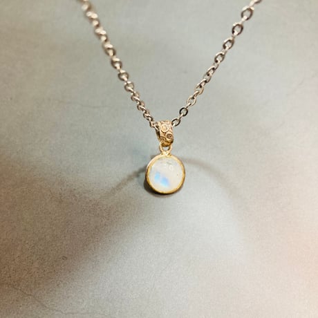【月のパワーをお守りに】ムーンストーン ネックレス