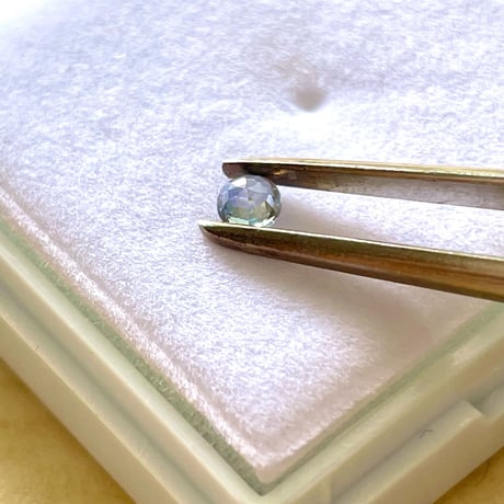 サファイア  0.26ct / 3.5mm×3.5mm