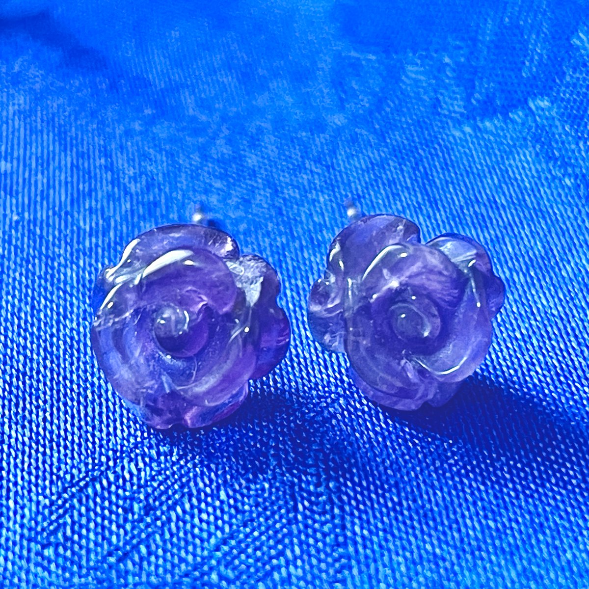 アレルギー対応】天然石薔薇彫刻 アメジストのピアス/サージカル