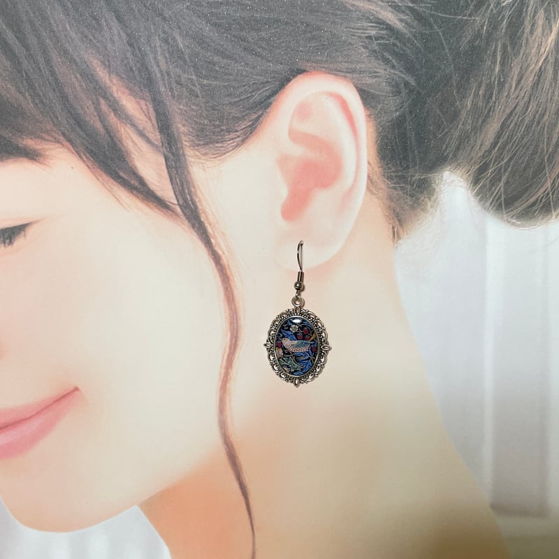 限定1点】ウィリアム・モリス「いちご泥棒」/アンティーク調ピアス